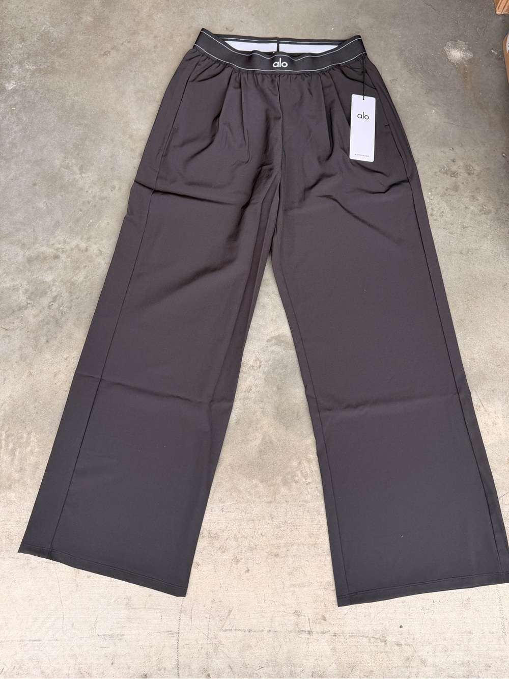 ALO Yoga Men's Black Wide-Leg Joggers